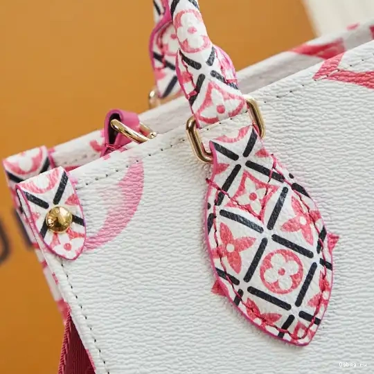 ONTHEGO PM LOUIS VUITTON 0429